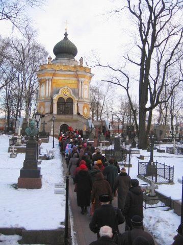 Крестный ход православных трезвенников состоялся в Александро-Невской лавре
